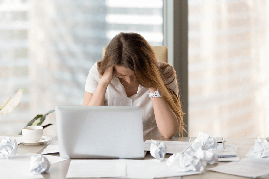 BrainUP-StressDOWN_queen_tris_logoi